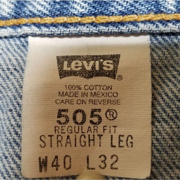 VINTAGE Levi's 505 Regular Tapered Light Wash Jean - Picture 8 of 9